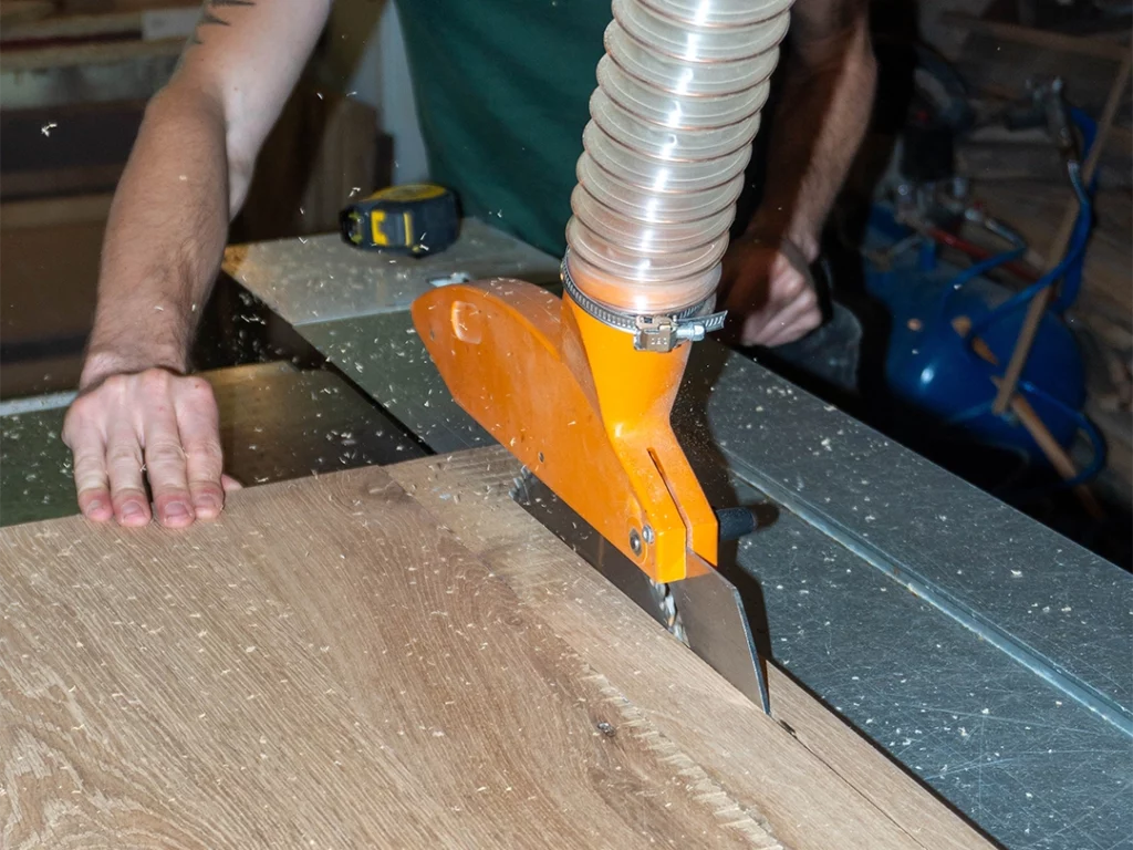 Découpe pour mobilier en bois à Lons le Saunier